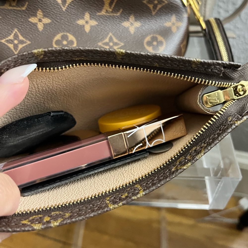 Louis Vuitton like new condition makeup bag
